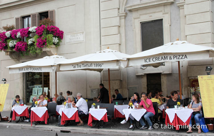 イタリアローマ街角のレストラン