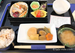 ANA SFC修行 2ndレグ プレミアムクラスで那覇から羽田空港へ|プレミアムGOZENで豪華ランチ