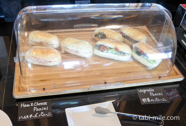 ウェスティンホテル東京　エグゼクティブクラブラウンジ　ライトスナック　サンドイッチ