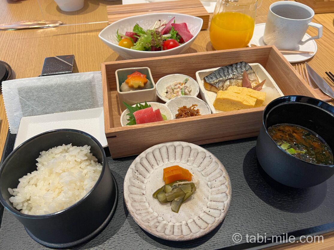 高級ホテル「ROKU KYOTO」（ヒルトン系列）の朝食も無料