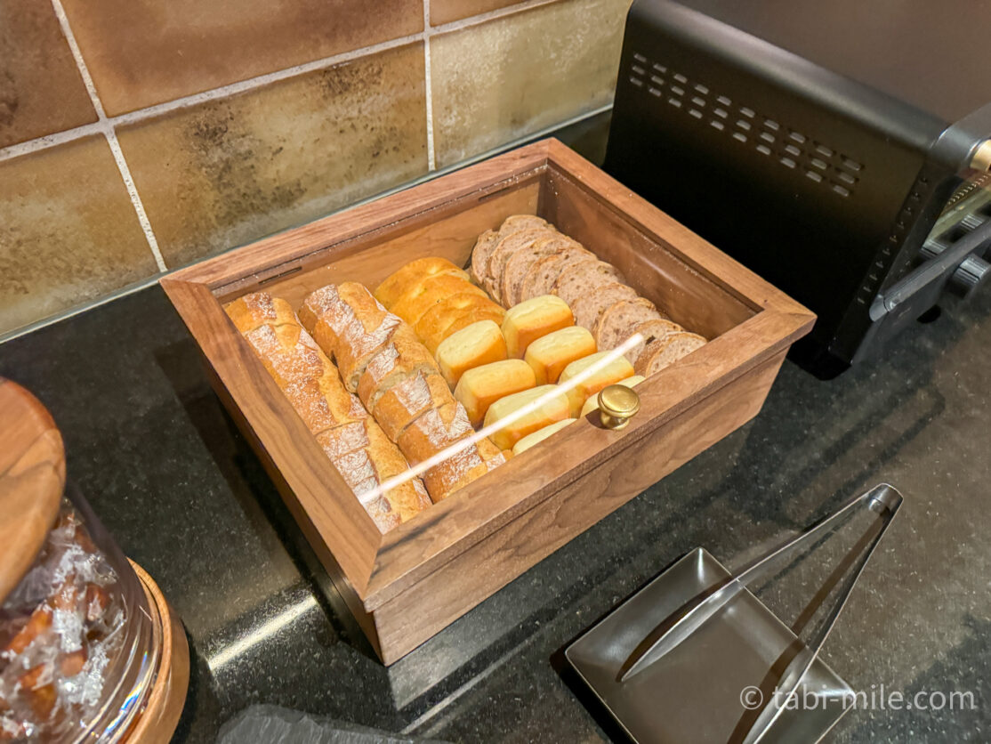コンラッド東京エグゼクティブラウンジ ラウンジ イブニングカクテルタイム 主食