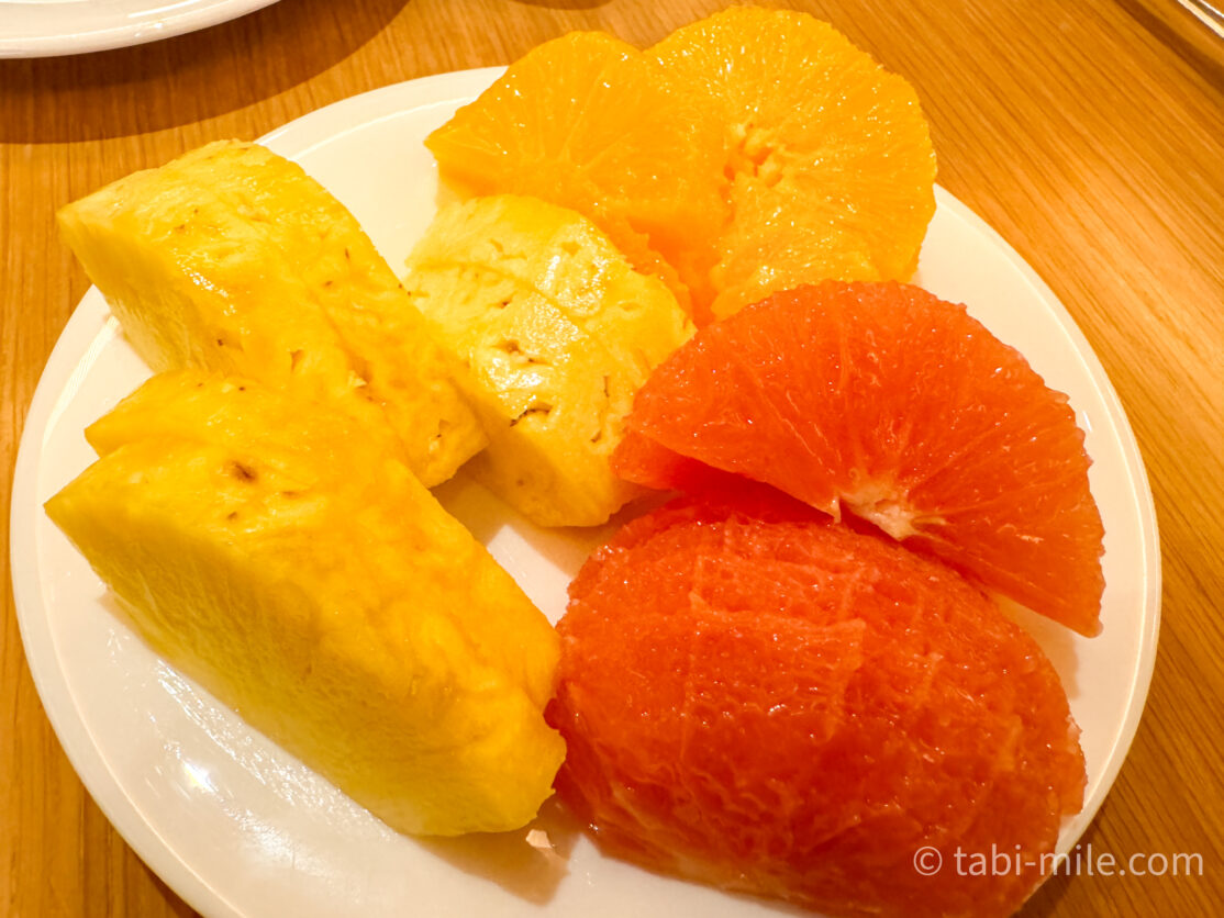 コンラッド東京エグゼクティブラウンジ ラウンジ イブニングカクテルタイム 実際に食べたもの