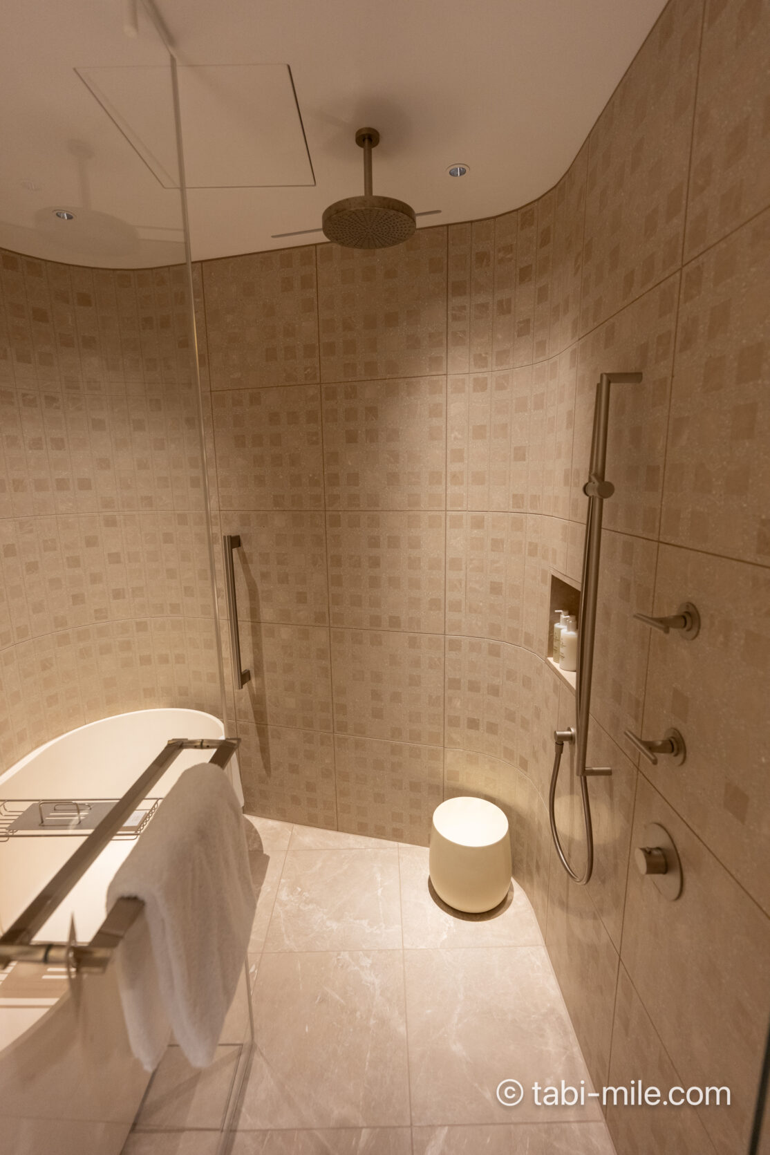 JWマリオット・ホテル東京宿泊記|ジュニアスイート、ベイデラックス、アーバンデラックスレビュー!圧巻のプールも写真で解説